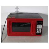 Hamilton Beach Microwave 700 watts, works needs