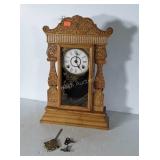Gilbert Mantle Clock nice decorative oak case