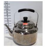 Stainless tea kettle, induction style