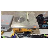 WorkForce Tile Cutter THD550 - powers up
