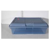 Rubbermaid 9.4 gallon Storage tote