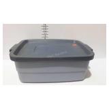 Rubbermaid Roughneck tote with lid, 10 gallon