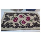 Hook rug, bound on edges, 27 x 47