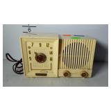 Tom Thumb table top AM tube radio, works - case