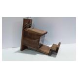 Squirrel feeder