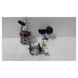 3 Fishing reels - Penn Peer No. 109, Penn Senator