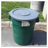 Poly trashcan with lid