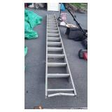 32 foot extension ladder does have bend in one