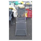 Folding patio lounge chair