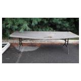 8 foot poly folding table does have bend in it