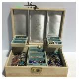 Jewelry box with jewelry