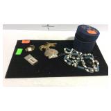 Misc jewelry on display