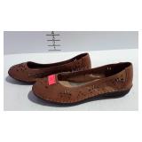 White Mountain brand ladies shoes, size 10M -