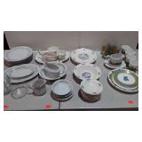 Dishware group, Pyrex custard bowls, mixed