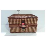 Wicker picnic basket