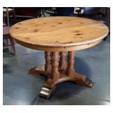 Knotty pine 48" round breakfast table. Extension