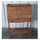 Nice Oak Ladies Fall Front Desk. Ready to use