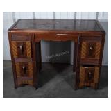 Dressing Vanity With 2 drawers to each side,