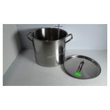 Stainless Cooking Pot in good condition