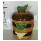 Hamburger cookie jar does have a small chip