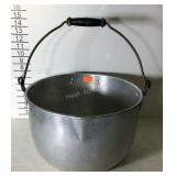 Wear-ever aluminum stock pot with handle