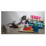 Home goods lot: coffee mugs, 6 reusable plastic