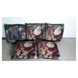 Lot of 5 Christmas / Holiday pillows. 4 sleepy