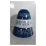 Set of PYREX nesting bowls. 750ml, 1.5 liter, 2.5