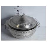 Pyrex casserole dish with aluminum Service base