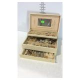 Jewelry box with jewelry