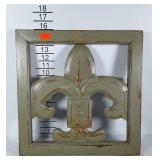 Fluer de lis wall plaque