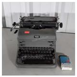 Royal Manual Typewriter dirt condition