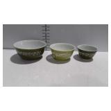 Nest of 3 Pyrex Bowls,