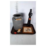 Homegoods lot: Cat figurine, framed picture &