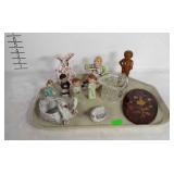 Glassware: figurines, planter, vase, hat bowl &