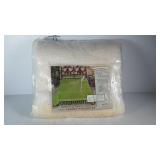 Vintage Chatham polyester blanket, 72 x 90, still