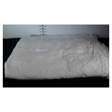 Textiles, queen size cotton bedspread, needs a