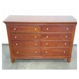 Thomasville eight drawer dresser, does show use
