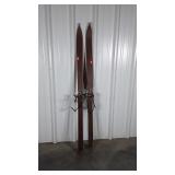 Skies, Starnd wooden set, 71" long, boot strap on