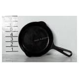 Griswold No. 3. Cast iron skillet.