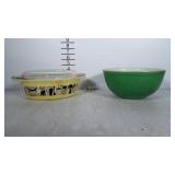 Pyrex lot: yellow casserole dish with lid &