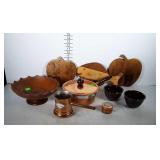 Mixed Vintage Kitchenware lot: wooden cutting