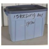 Rubbermaid Roughneck 18 gallon Storage tote