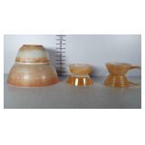 2 Pyrex mixing bowls with lots of wear & 4