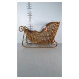 Gold & glitter twig sleigh