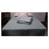 Bedding, reversible bedspread (108 x 98), blanket