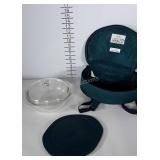 Pyrex Portables carrying case with glass