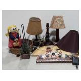 Small home goods lot, includes lamps, basket,