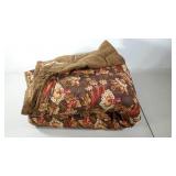 Knotted quilt, flannel back, 68 x 78