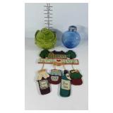 Country style decor, ceramic cabbage, wooden wind